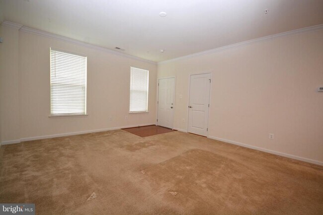 Building Photo - 5942 Leben Dr
