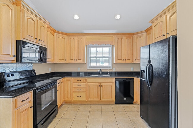 Building Photo - 2758 Slate Dr SW