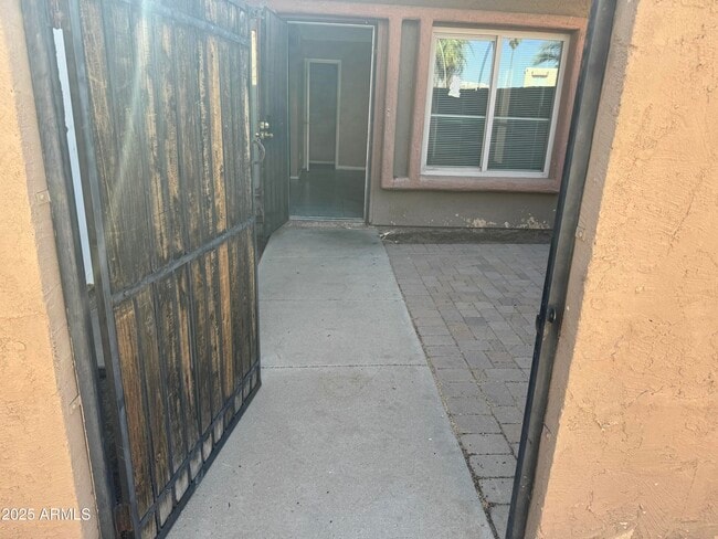 Building Photo - 1424 N 53rd Ave