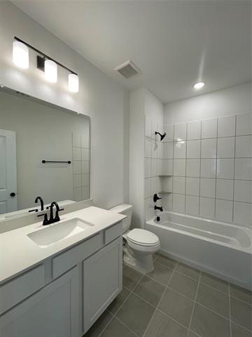Building Photo - 516 Parkside Dr