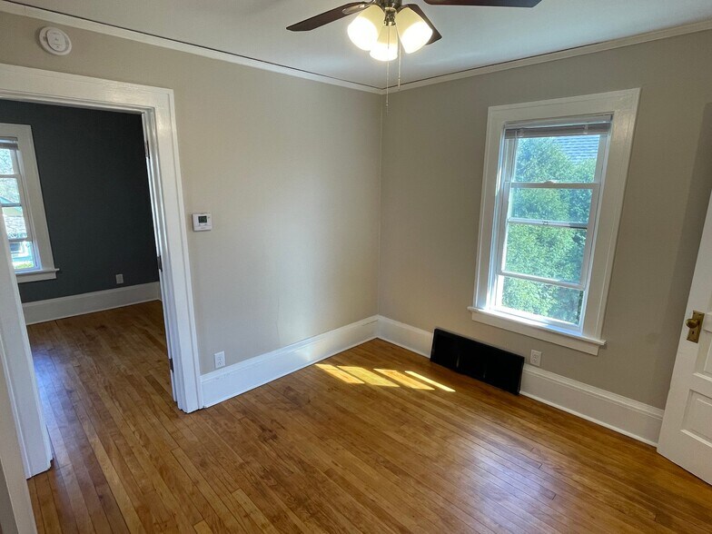 Building Photo - 1109 S 64th St