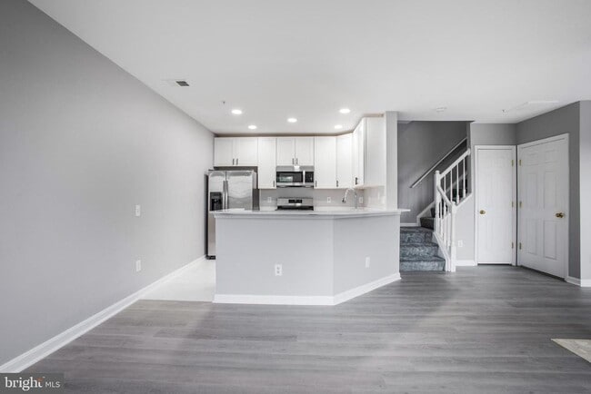 Building Photo - 12765 Fair Crest Ct