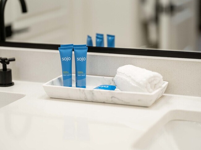 Building Photo - 2612 SW Livingston Square