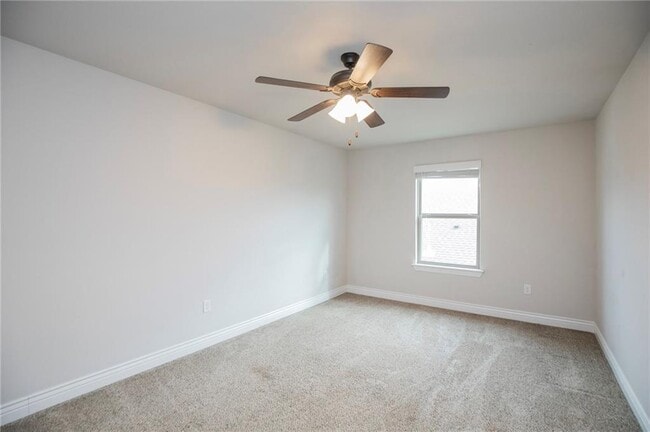 Building Photo - 337 Ryder St