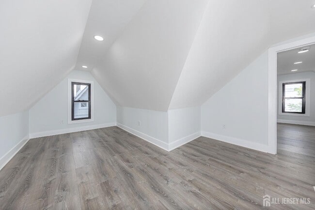 Building Photo - 3547 Finlaw Ave