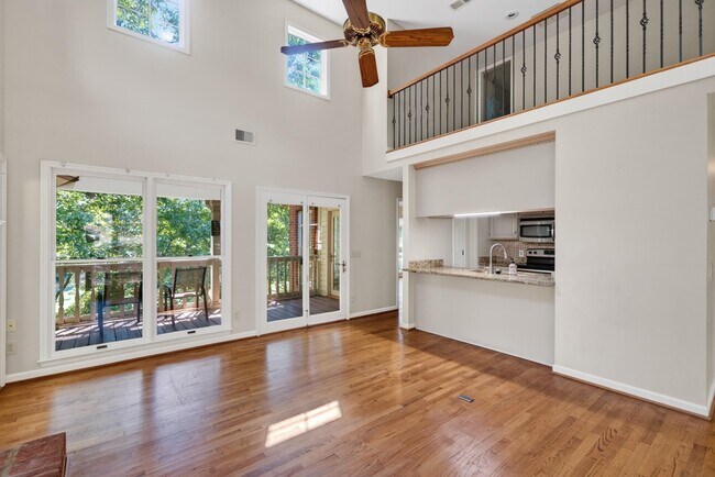 Building Photo - 1050 Cupp Ln