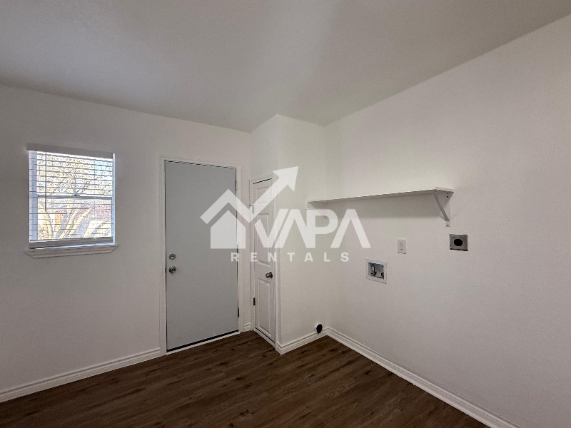 Building Photo - 6714 Elk Lake Dr