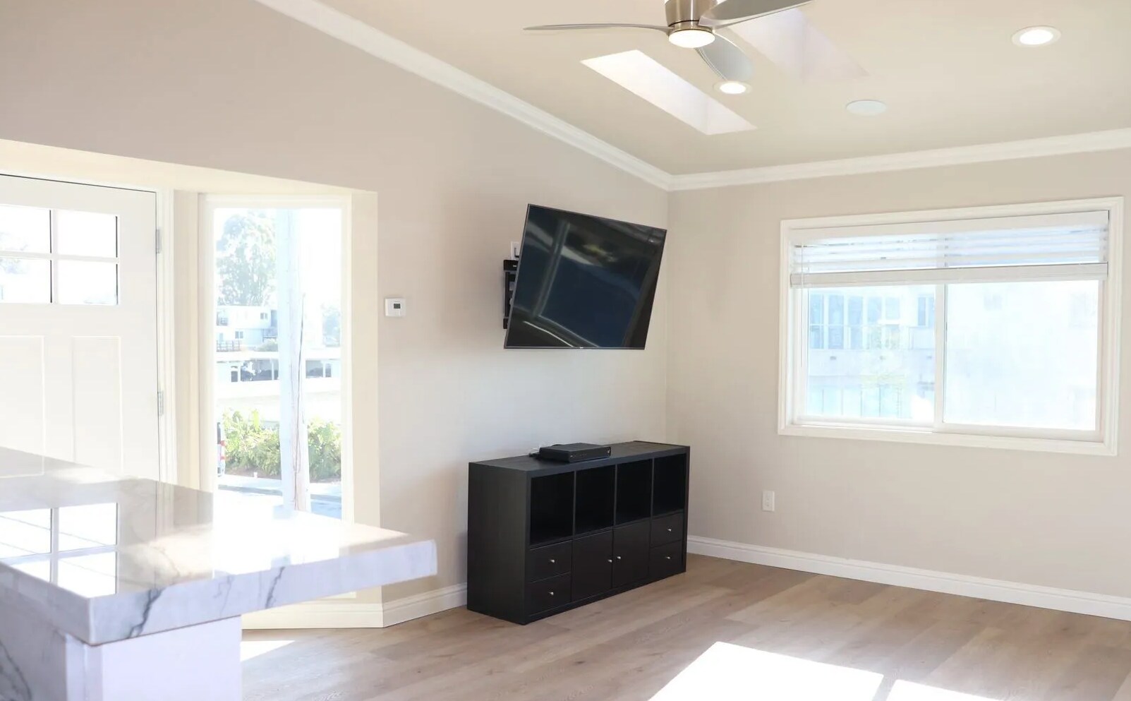 Building Photo - 902 W Cliff Dr