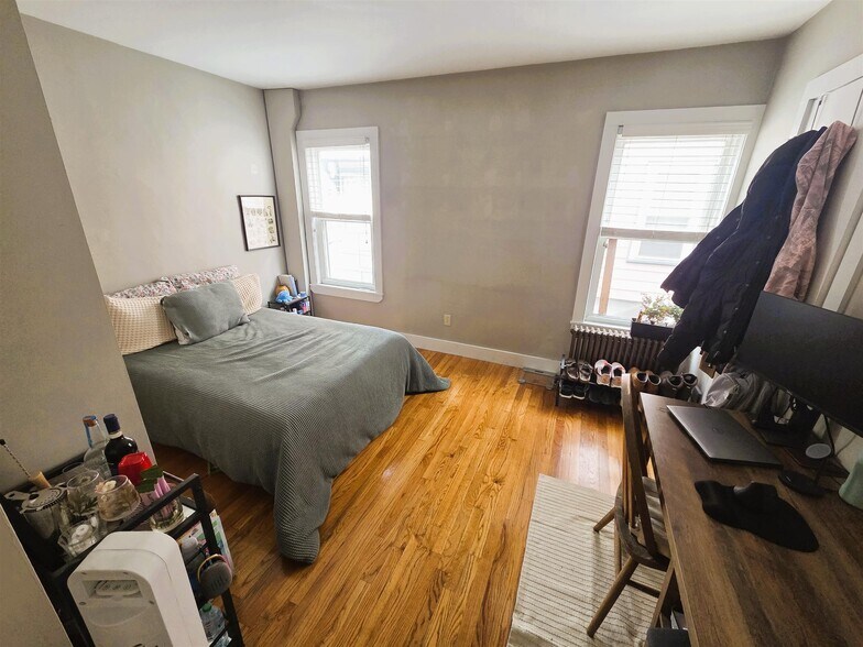 Building Photo - 55 Gorham St