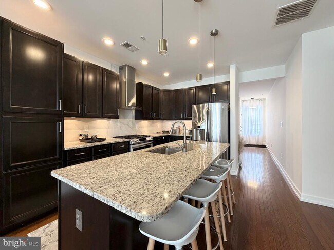 Building Photo - 308 Roarks Trail