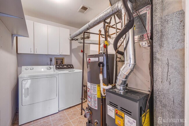 Building Photo - 318 Wimbeldon Ct