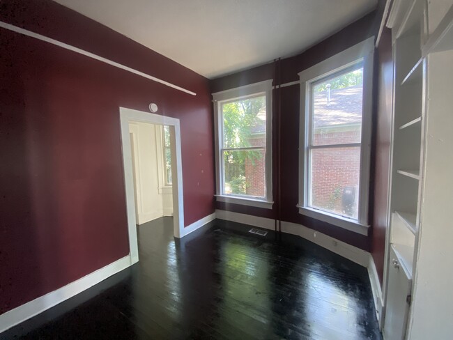 Building Photo - 360 S Camilla St