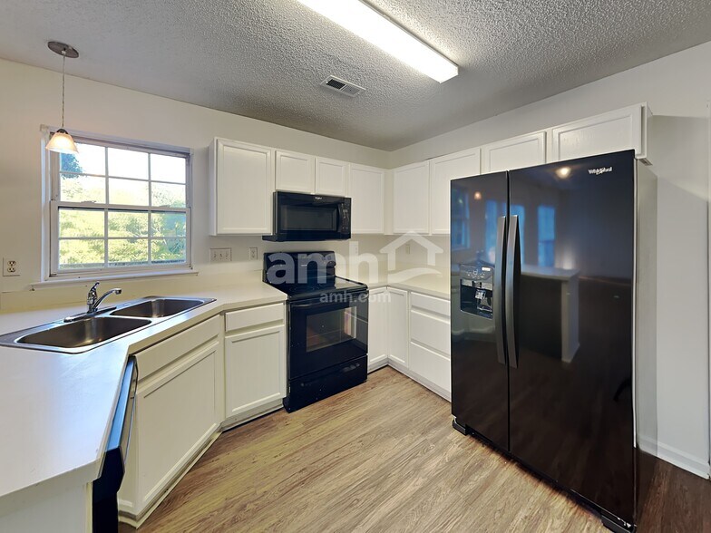 Building Photo - 949 Milkwood Ln