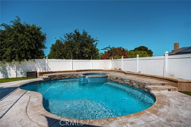 Building Photo - 1129 Iris Cir
