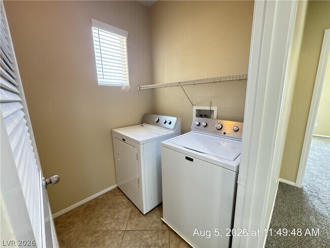 Building Photo - 711 Taliput Palm Pl