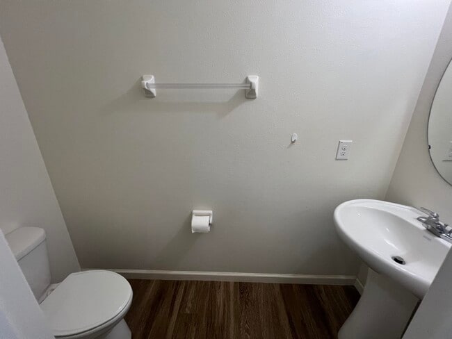 Building Photo - 1110 Newton Cir
