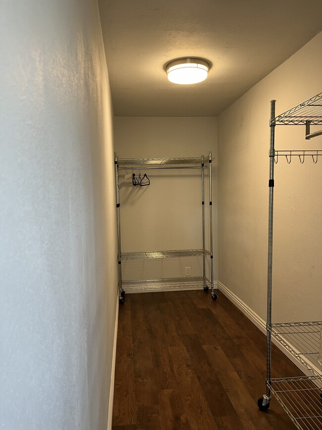 primary bdrm 1 closet - 10813 Hubbard Way