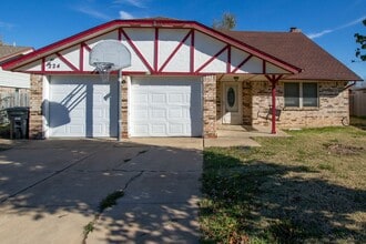 Building Photo - 224 S Bouziden Dr
