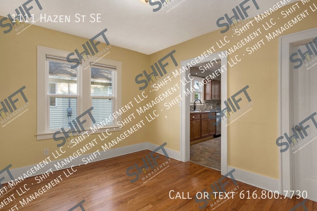 Building Photo - 1111 Hazen St SE