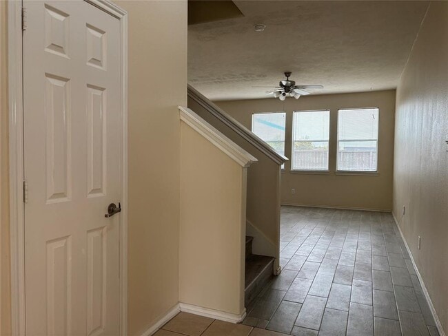 Building Photo - 2710 Maybrook Hollow Ln