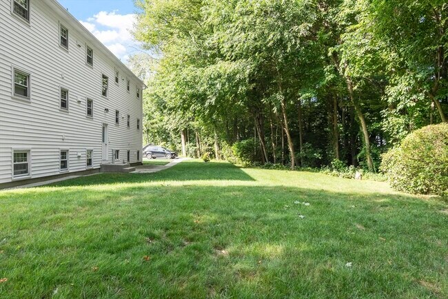 Building Photo - 16 Federal Hill Rd