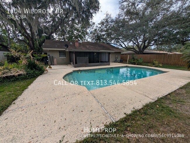 Building Photo - 1404 Wildrose Dr