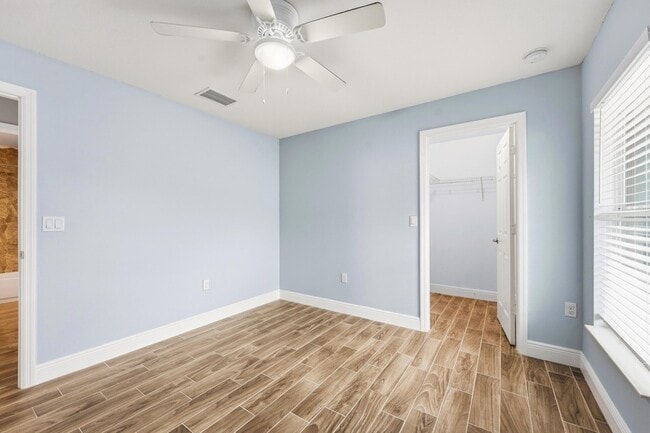 Building Photo - 1280 SW Kalevala Dr