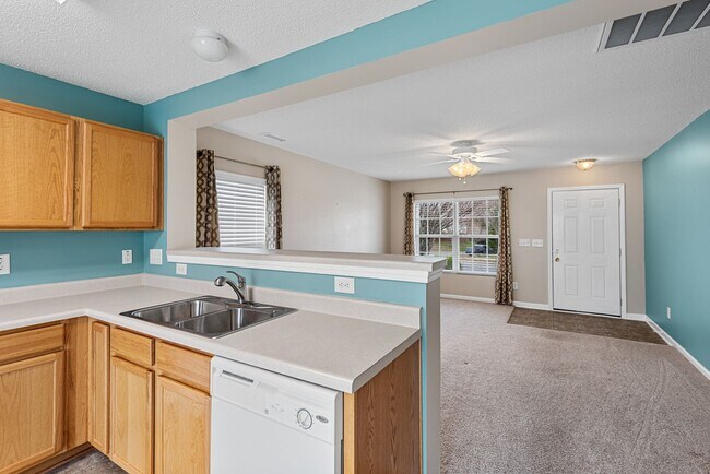 Building Photo - 135 Bellfare Dr