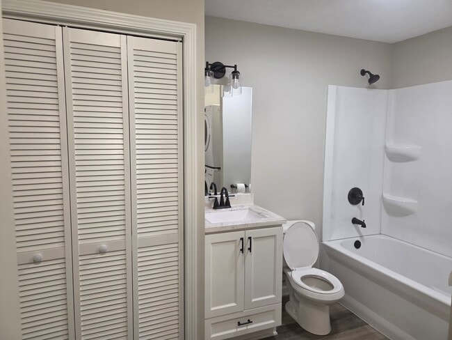 Building Photo - Completely remodeled 3-bedroom house avail...