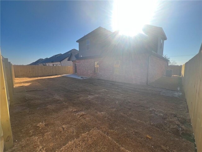 Building Photo - 7202 SW Basswood Ave
