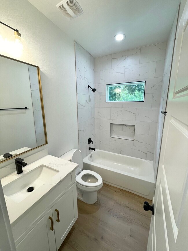 Building Photo - 7205 Tippett St