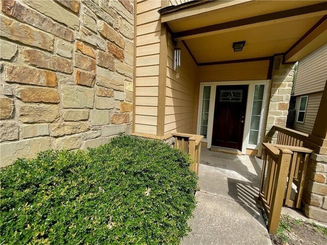 Building Photo - 1704 Rockland Dr