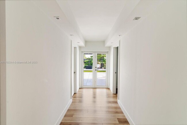 Building Photo - 11430 SW 52nd Terrace