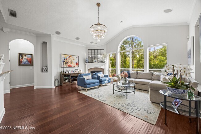 Building Photo - 552 Saddlestone Dr