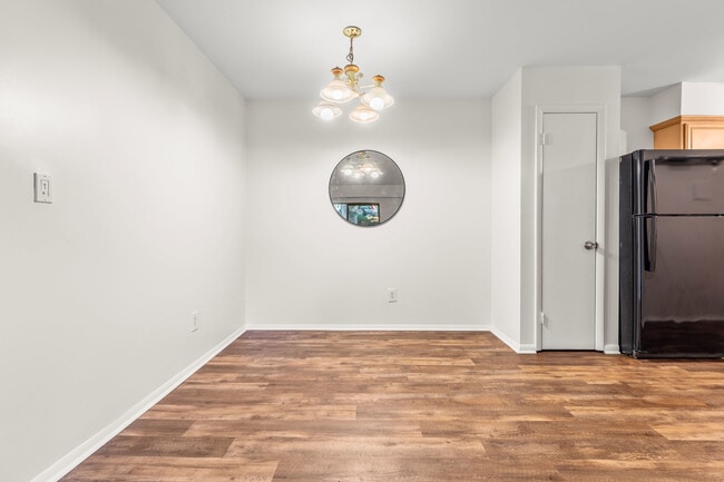 Building Photo - 1212 Schaub Dr