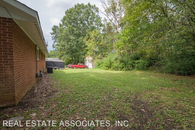 Building Photo - 3 br, 1.5 bath House - 306 5th Street