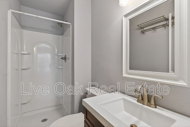 Building Photo - 304 Falling Ln