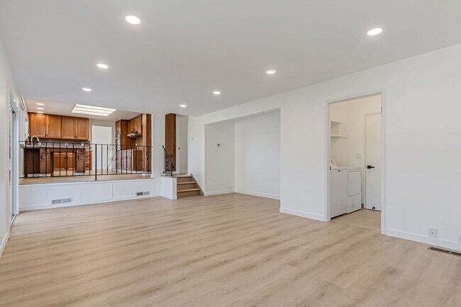 Building Photo - Stunning Updated Home in Almaden Valley