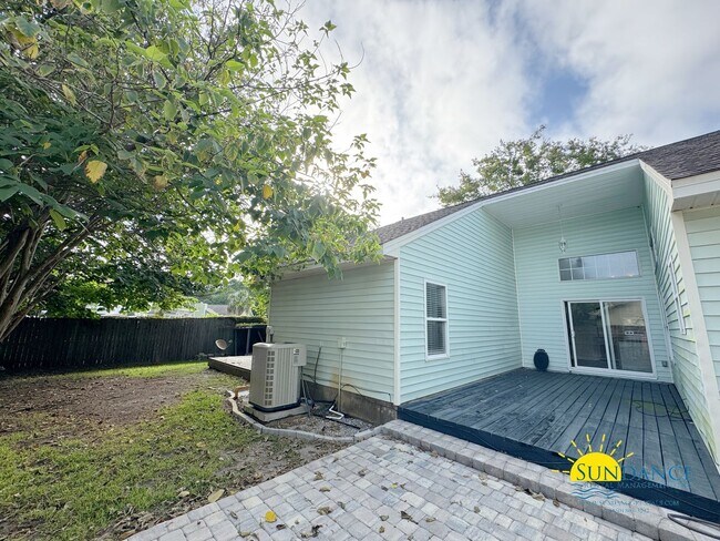 Building Photo - 3-Bedroom Home in Destin with Solar Power ...