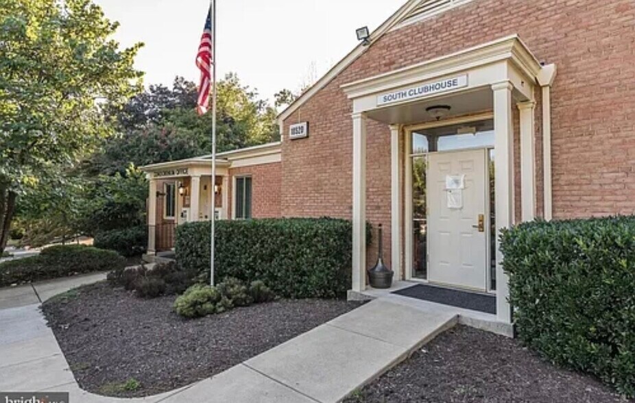 Management office overseeing condominium maintenance - 10506 Weymouth St