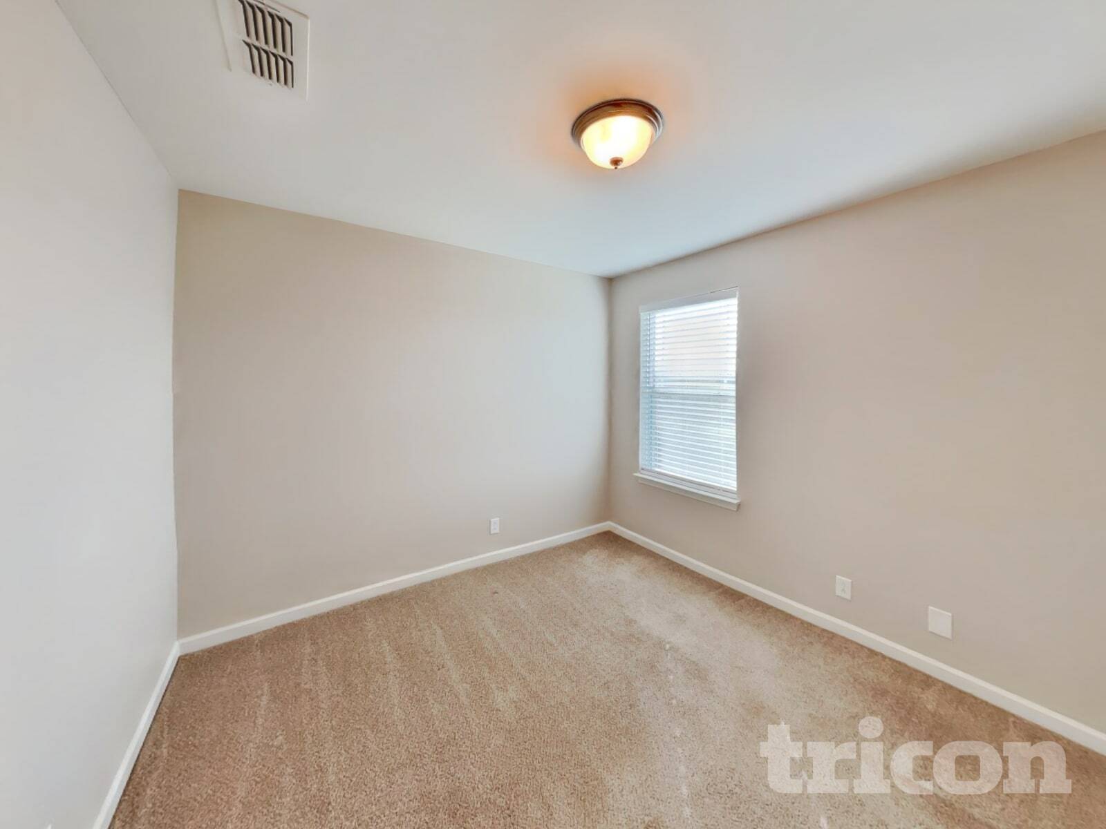 Building Photo - 2043 Shafer Dr