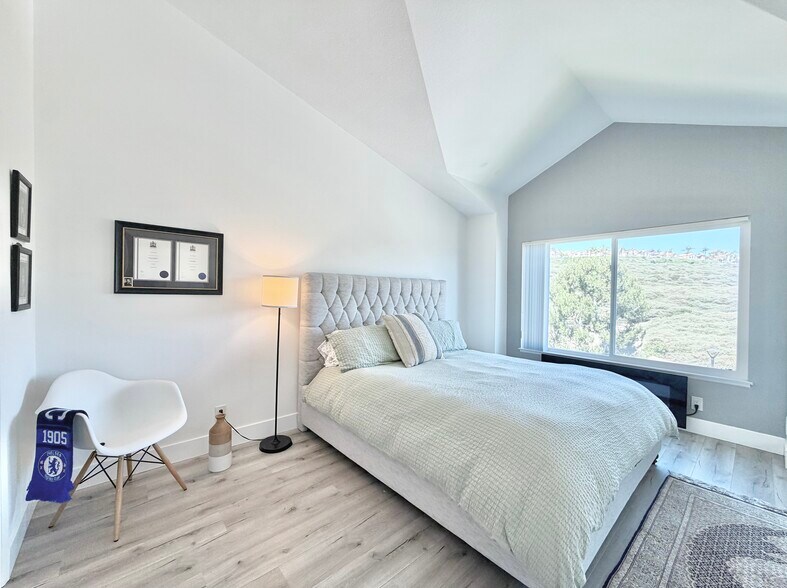 Building Photo - 30902 Club House Dr