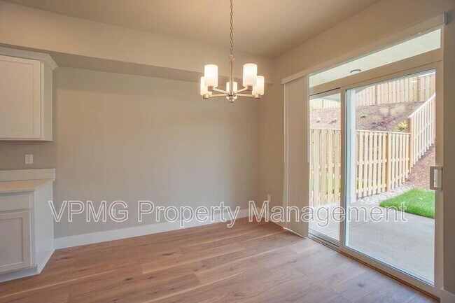 Building Photo - 2347 E Otter Lp