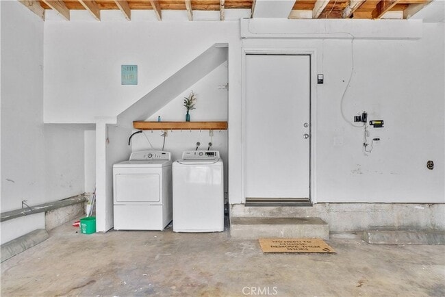 Building Photo - 5422 Chippewa Ct