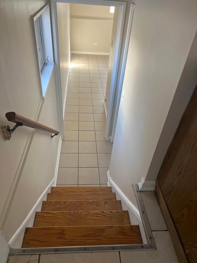 Building Photo - 319 Gentry St