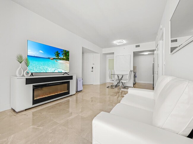 Building Photo - 6365 Collins Ave