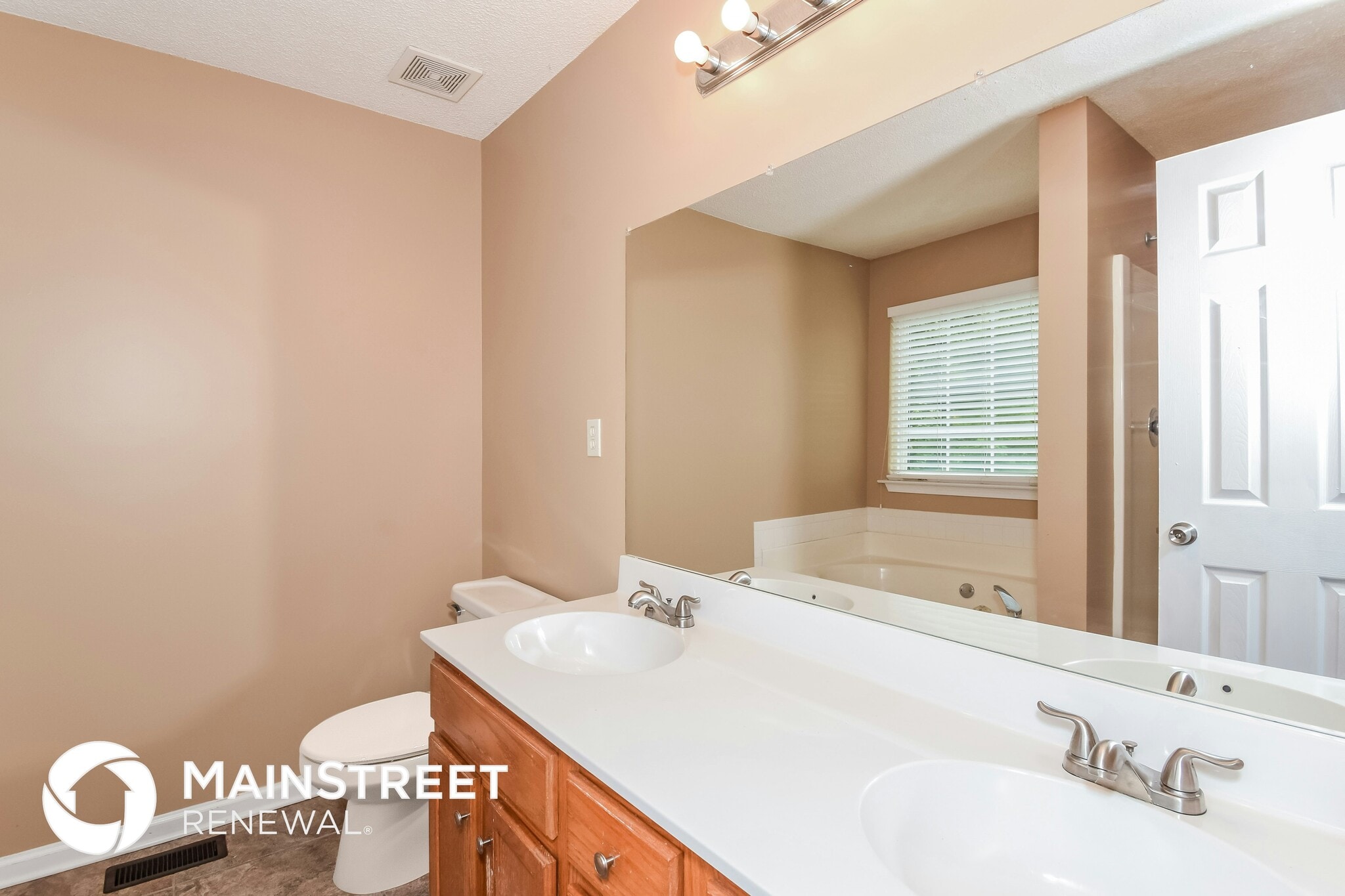 Building Photo - 3385 Slate Dr