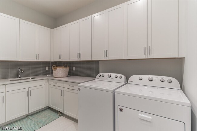 Building Photo - 6051 Plana Cays Dr