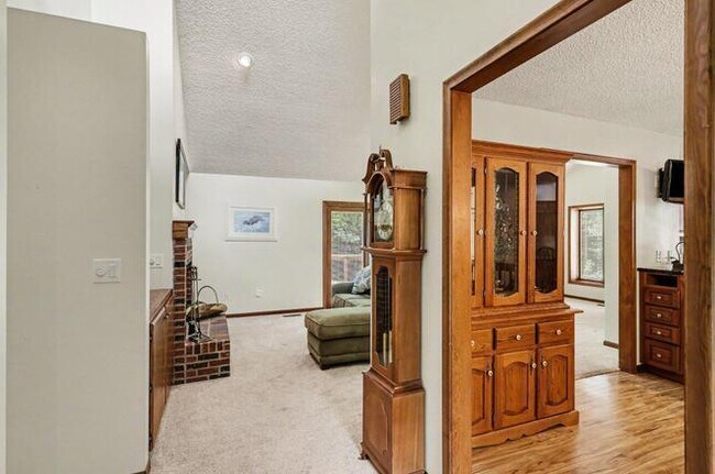 Building Photo - 5649 Woodstock Dr
