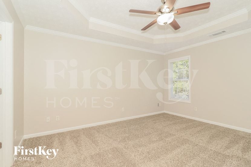 Building Photo - 459 Fernwood Cir